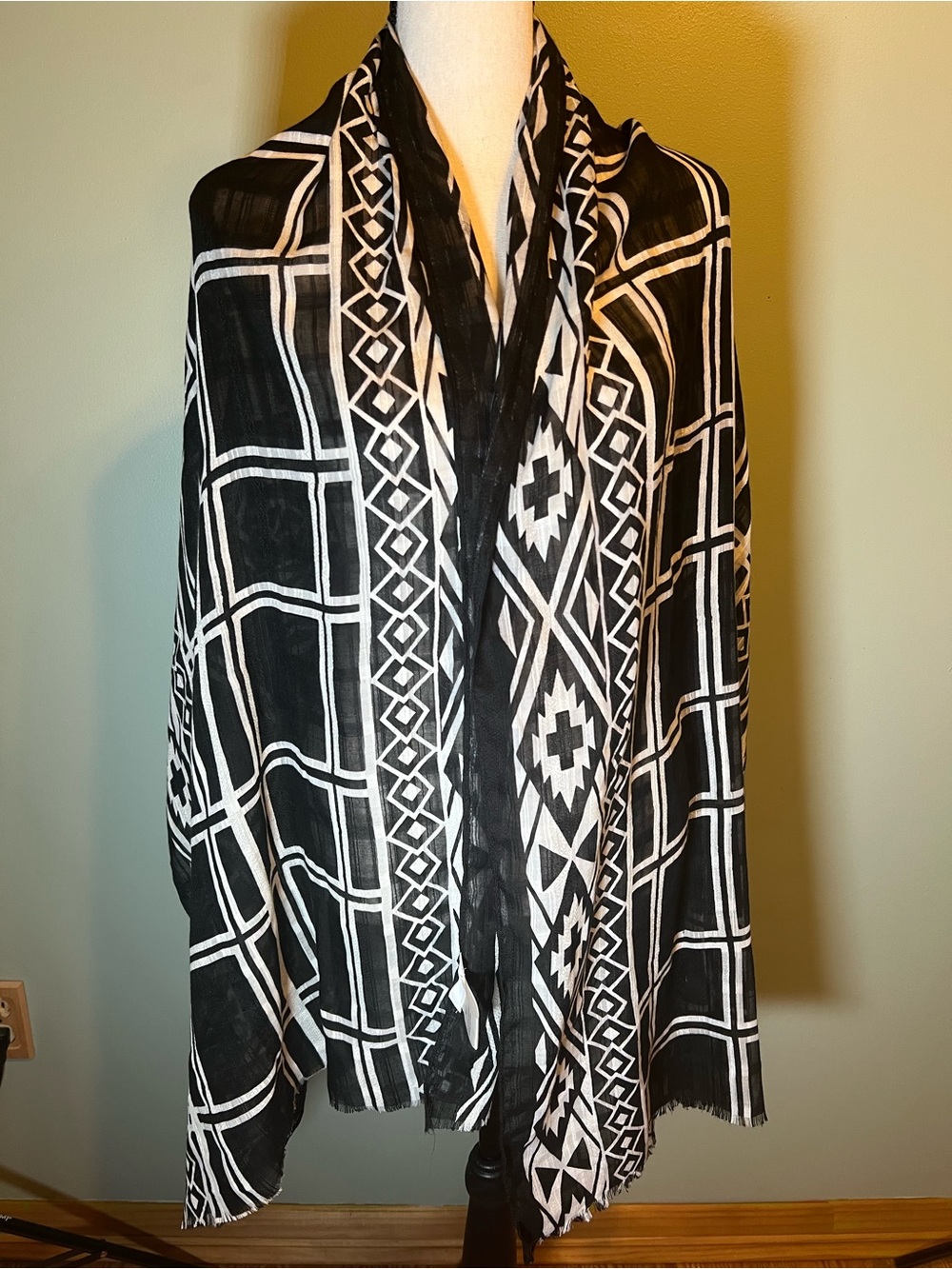 Black & White Geometric Scarf